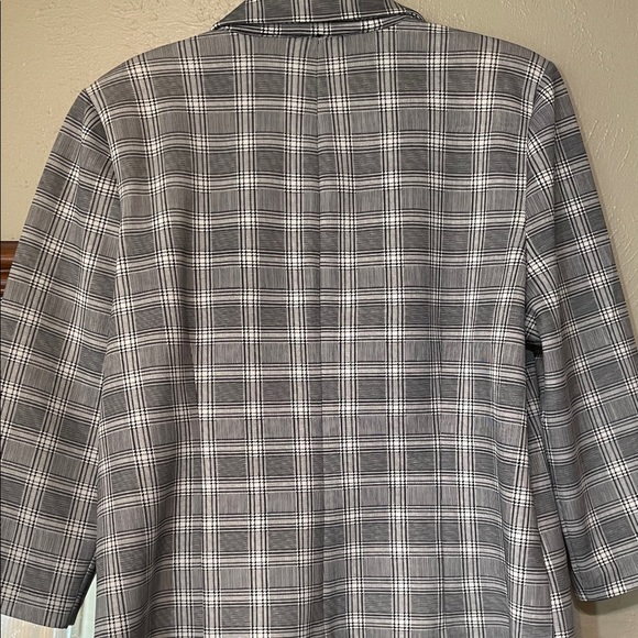 NYC Black and White Blazer - Picture 6 of 6